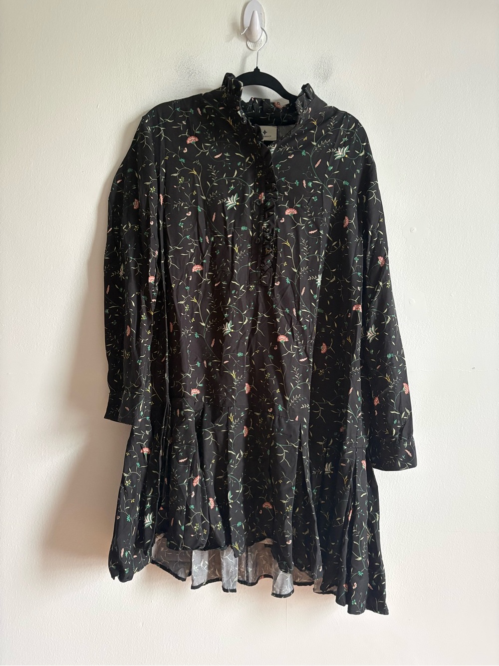 Tuckernuck Sz XL Campden Vine Tate Black Floral Cottage Linen Blend Short Dress - Picture 2 of 12